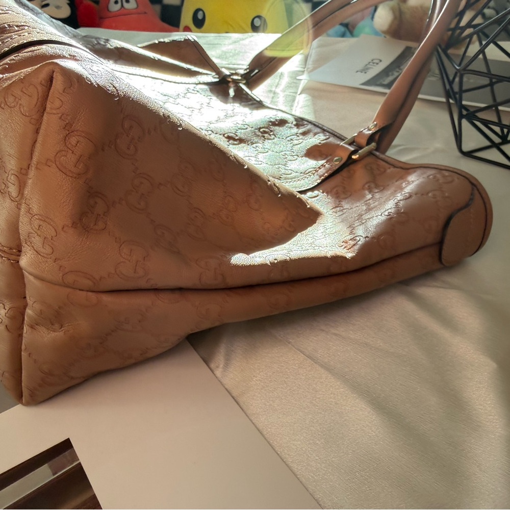 Gucci Pink Embossed GG Leather Tote - Picture 8 of 14